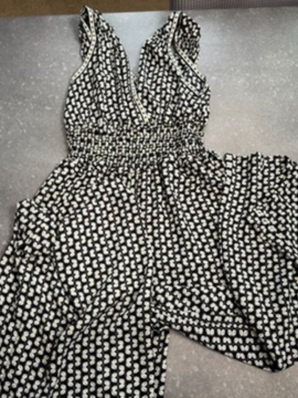 Black & White Floral Wide-Leg Jumpsuit - Picture 4 of 16